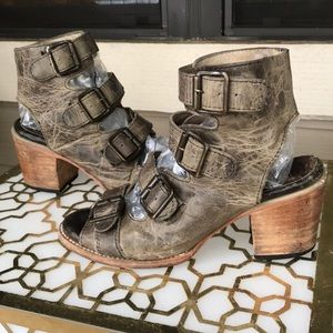 Freebird Quail Sandals - Stone - Size 7